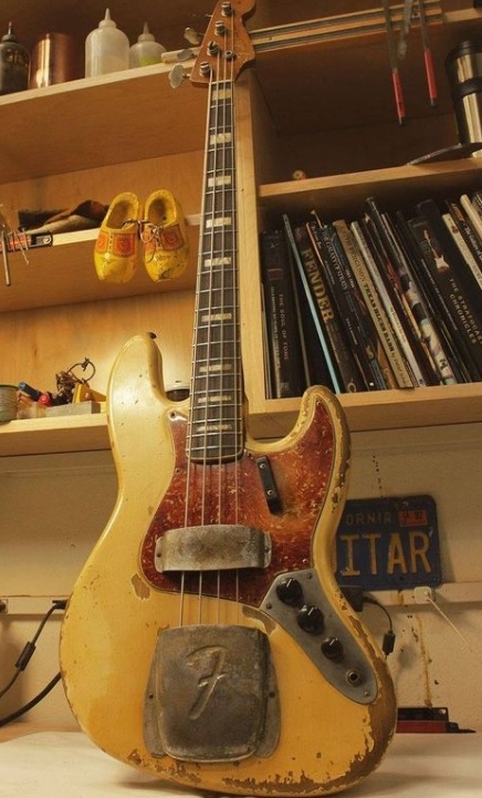 Fender Basgitaren - fender_jazz_bass_2 Fender Basgitaren - fender_jazz_bass_2
